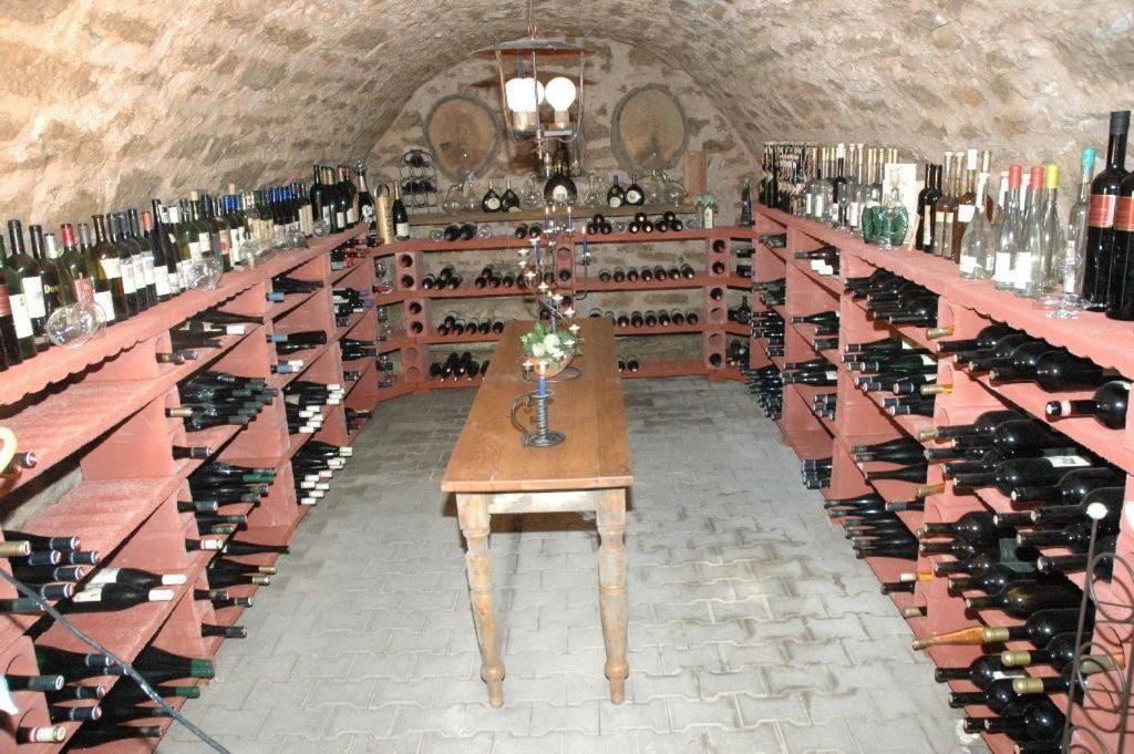 Landhaus Zum Falken Tauberzell Dış mekan fotoğraf