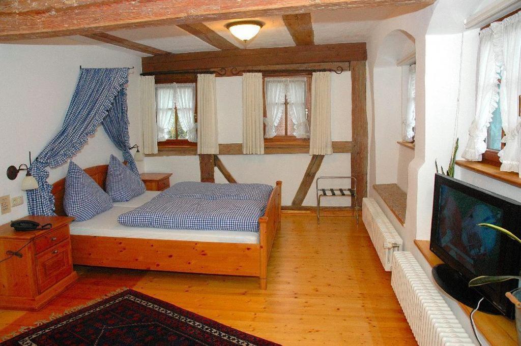 Landhaus Zum Falken Tauberzell Dış mekan fotoğraf