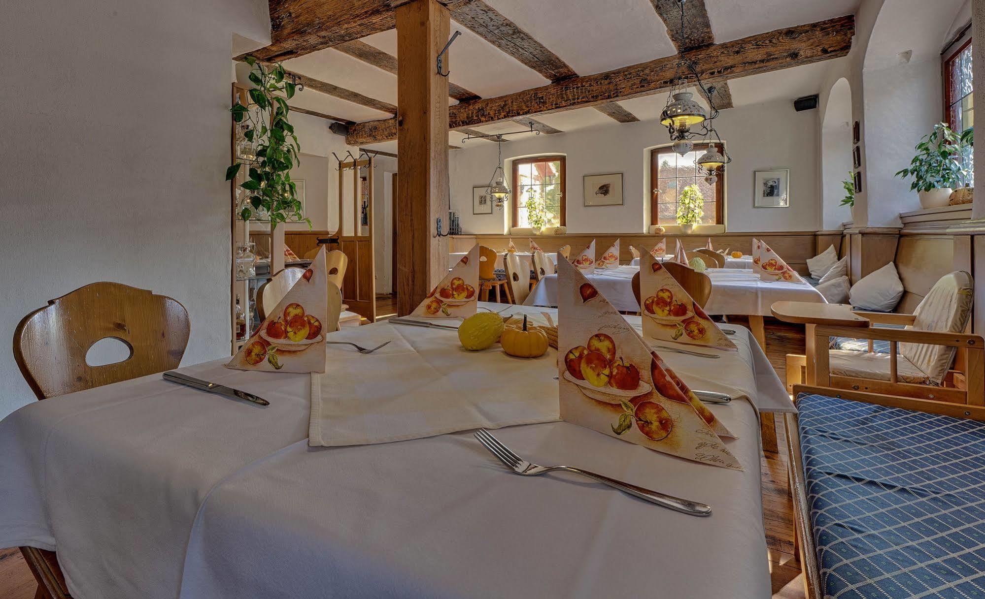 Landhaus Zum Falken Tauberzell Dış mekan fotoğraf