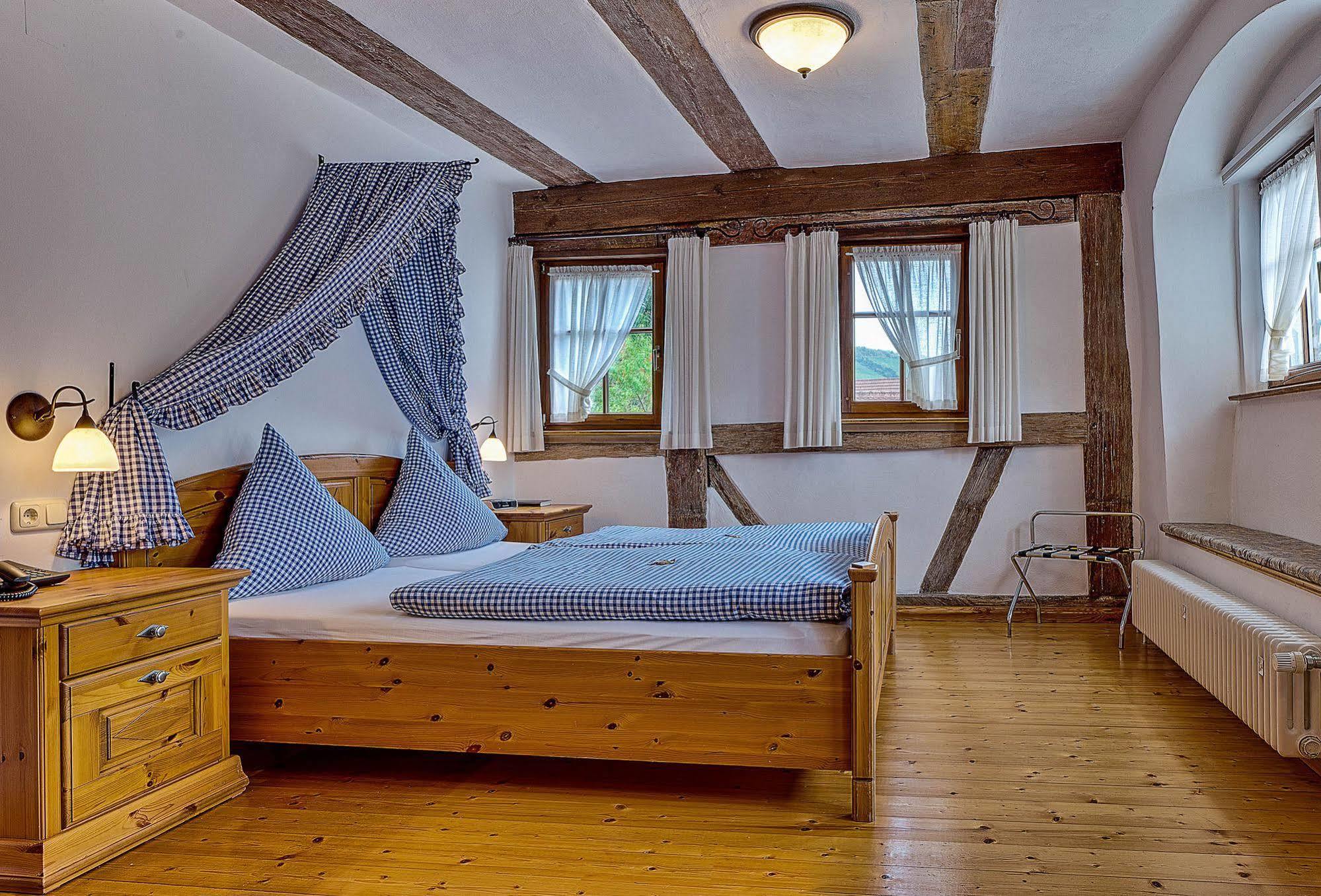 Landhaus Zum Falken Tauberzell Dış mekan fotoğraf
